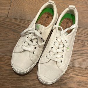 Worn Once Cariuma OCA Low